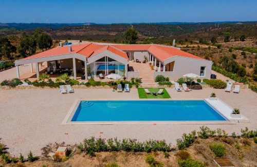Lagos Apartment | Cozy Corte Velada Guest House with Pool and Pet-Friendly Perks