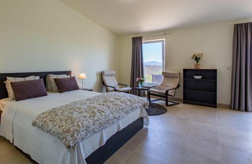 Lagos Apartment | Cozy Corte Velada Guest House with Pool and Pet-Friendly Perks