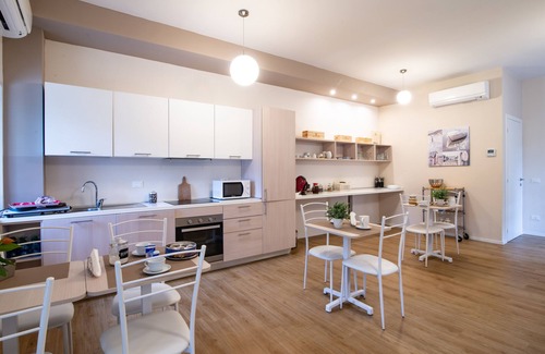 Moniga del Garda House | Guest Rated 9.6: Corteallago with Breakfast & Family Amenities