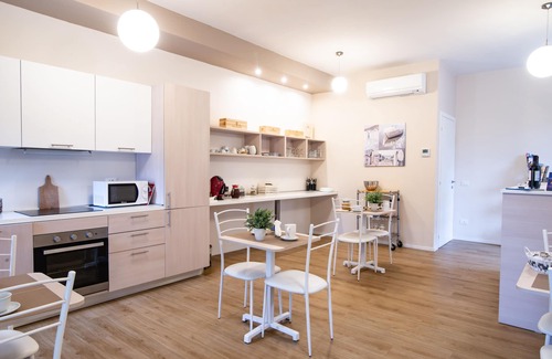 Moniga del Garda House | Guest Rated 9.6: Corteallago with Breakfast & Family Amenities