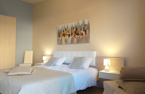 Moniga del Garda House | Guest Rated 9.6: Corteallago with Breakfast & Family Amenities
