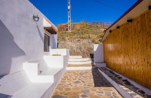Lucainena de las Torres Bed & Breakfast | Seaside Retreat at Cortijo 4 Elementos with Pool Access