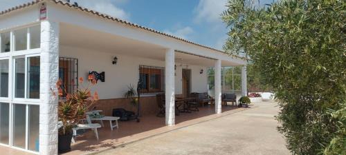 Albondon House | Family-Friendly Retreat at Cortijo Blanco: Rated 9.6/10