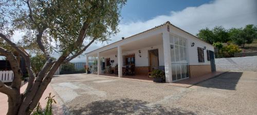 Albondon House | Family-Friendly Retreat at Cortijo Blanco: Rated 9.6/10