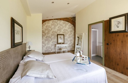 Cabanes Hotel | Experience Serenity at Cortijo Cal Rajoler with Pool & Spa