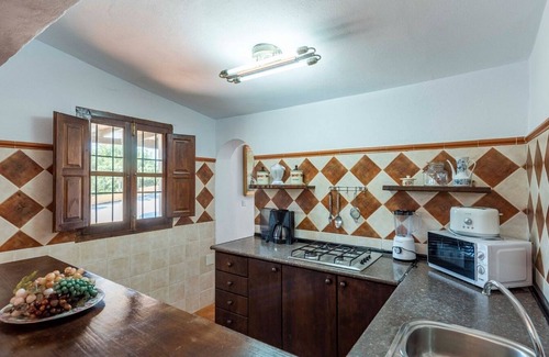Rio Velez Villa | Beautiful Cortijo Carmen de Vélez with Oceanfront Pool
