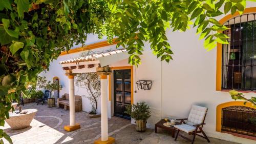 Osuna House | Discover Cortijo Coracho Osuna: Family-Friendly Retreat