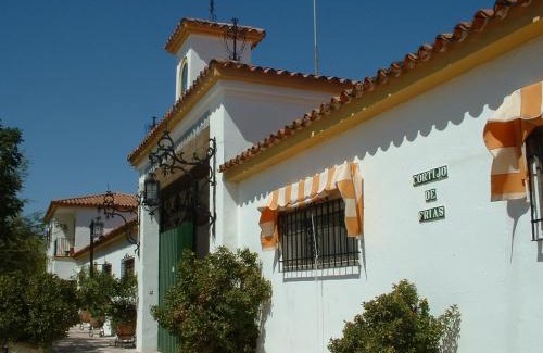 Cabra Apartment | Relax at Cortijo de Frías: Pet-Friendly with Pool & Breakfast