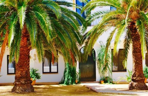 Llerena House | Experience Oceanfront Bliss at Cortijo de Vega Grande