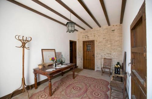 Villacarrillo House | Discover Cortijo El Derramadero: Family & Pet Friendly Retreat