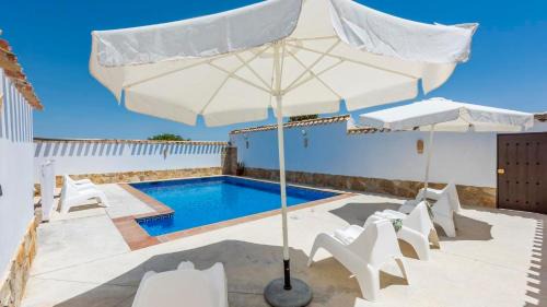 Las Lagunillas House | Idyllic Cortijo El Llano with Private Pool in Priego de Córdoba