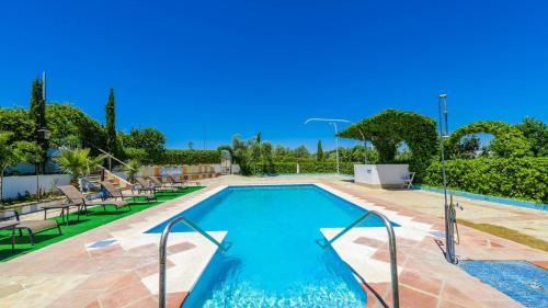 Campillos Villa | Relax at Cortijo El Vinculo Campillos with Pool Access