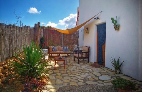 Fernan Perez Apartment | Relax at Cortijo La Ciclona: Pet-Friendly Oceanfront Escape