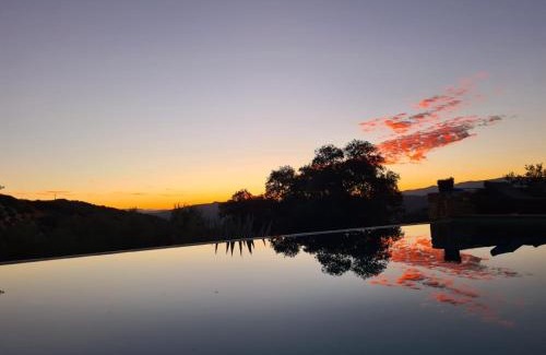 Iznajar Bed & Breakfast | Relax at Cortijo La Haza: 4-Star Oceanfront Retreat