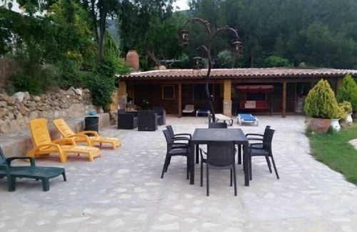 Orcera Cottage | Rural Retreat at Cortijo La Julia with Pool & Kitchen