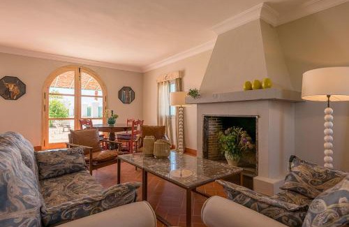 Conil de la Frontera House | Pet-Friendly Villa with Pool & Hot Tub in Conil