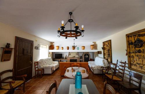 Villanueva del Trabuco House | Unforgettable Cortijo LaGar: Rated 10/10 with Ocean Views