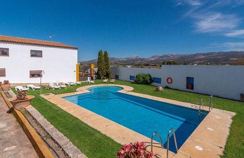 Ronda Villa | Discover Cortijo Laguna Espejo Ronda with Private Pool