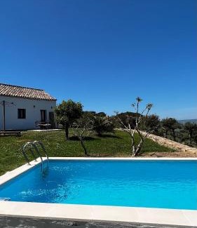 Facinas House | Pet-Friendly Cortijo las Cabrerizas with Oceanfront Views