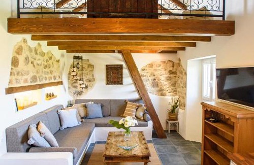Facinas House | Pet-Friendly Cortijo las Cabrerizas with Oceanfront Views