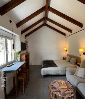 Facinas House | Pet-Friendly Cortijo las Cabrerizas with Oceanfront Views