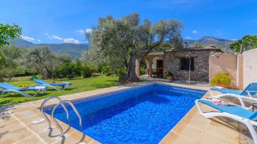 Orgiva House | Discover Cortijo Las Pitas Órgiva: 4-Star Family Retreat