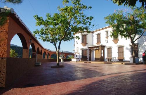 Villanueva del Rosario House | Discover Cortijo Los Arcos: Oceanfront Oasis for Families