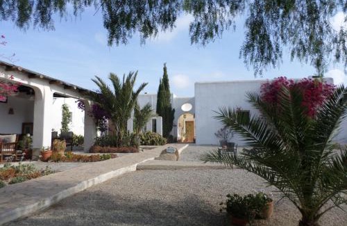 Gafares House | Discover Cortijo Los Malenos: 4-Star Oceanfront Escape