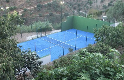 Almogia Cottage | Relaxing Retreat at Cortijo Molino de Bernabé with Spa & Pool