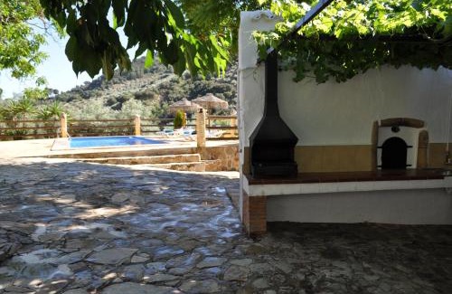 Montefrio House | Rural Retreat at Cortijo Las Nogueras - 4 Star Stay!