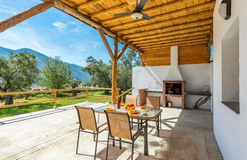 Orgiva House | Discover Cortijo Villa Maroma Órgiva: Family-Friendly Retreat