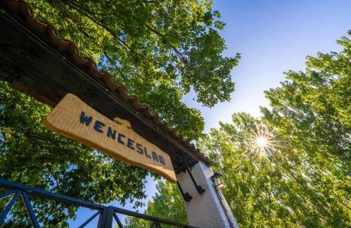 Alcala la Real House | Discover Cortijo Wenceslao II: Oceanfront Bliss Awaits