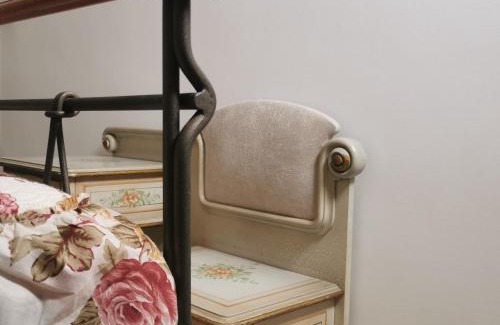 Marini Apartment | Pet-Friendly Retreat at Cortile di San Leo with Dining