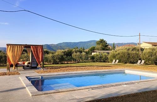 Cortona House | Relaxing Wellness Tuscany House with Hot Tub & Family Friendly