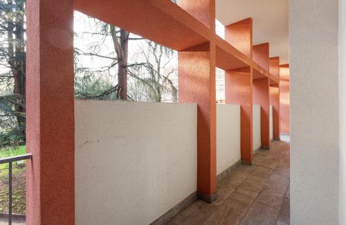 Quartiere Mazzini Apartment | Corvetto M3: Bright Apartment with Balcony & Family-Friendly