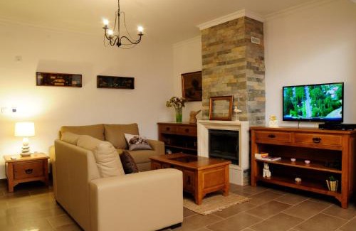 Almodovar e Graca dos Padroes Villa | Discover Corvos e Cadavais: Pet-Friendly Oasis with Top Ratings