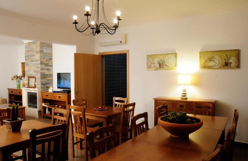 Almodovar e Graca dos Padroes Villa | Discover Corvos e Cadavais: Pet-Friendly Oasis with Top Ratings