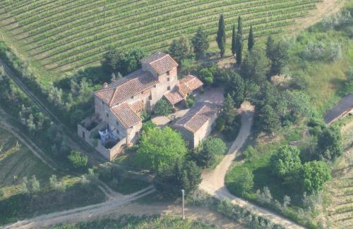 San Casciano in Val di Pesa House | Idyllic Corzano e Paterno: Oceanfront Getaway & Pool Access