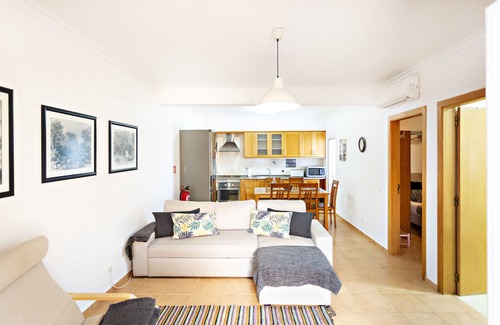 Vila Real Santo Antonio Ski Chalet | Inviting Retreat with Backyard, Spa & Family-Friendly Vibes