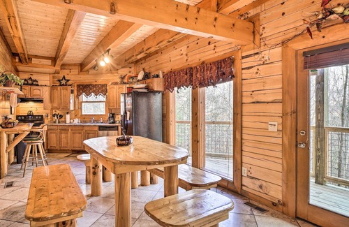 Cosby Cabin | Cozy Cosby Cabin with Hot Tub, 18 Miles to Gatlinburg