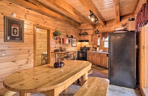Cosby Cabin | Cozy Cosby Cabin with Hot Tub, 18 Miles to Gatlinburg