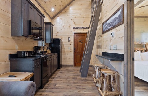 Rocky Grove Cabin | Cozy Cosby Knob - Unit 3: Pet-Friendly Retreat with Spa