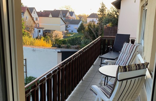 Hemsbach Apartment | Top-Rated Cosi Apartment with Balcony Near Bathing Lake