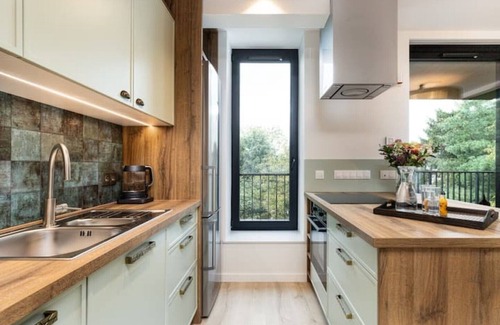 Zwierzyniec Apartment | Cozy Cosmea Junior Suite: Pet Friendly & Breakfast Included
