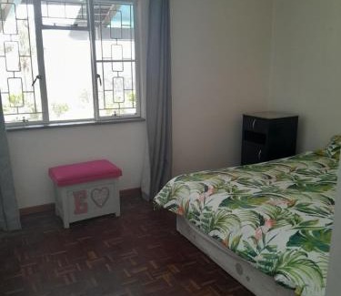 Queensburgh Bed & Breakfast | Discover Cosmic Moments Guest House: Pet-Friendly Retreat