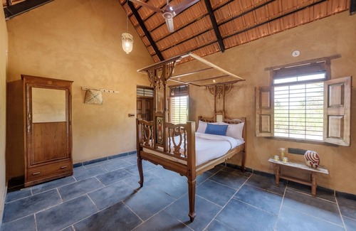 Aurangabad Villa | Rustic Elegance at CosmicStays: Pet & Child Friendly Home