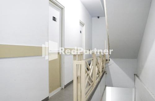 Gambir Hotel | Budget-Friendly Stay at Cosmo Harmoni RedPartner Hotel