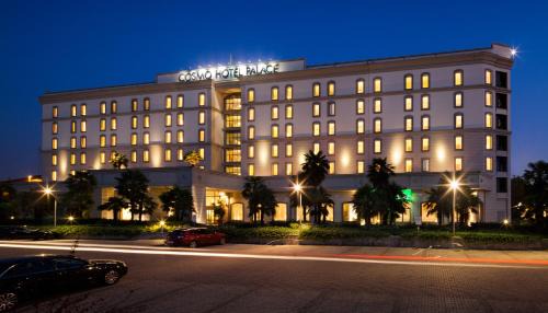 Cinisello Balsamo Hotel | Relax at Cosmo Hotel Palace: 4-Star with Spa & Pet Friendly