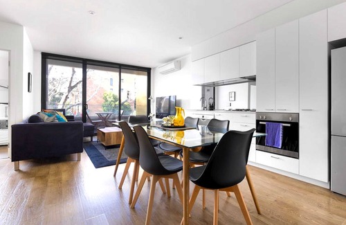 Carlton Apartment | Discover a Hidden Gem in Carlton with Spa and Free Parking