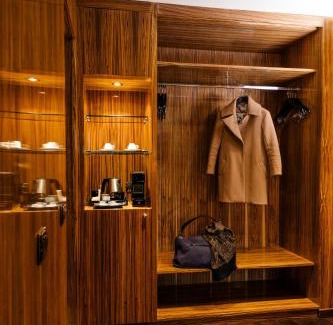 Peretola Hotel | Experience Elegance at Cosmopolitan Hotel - 4-Star Comfort